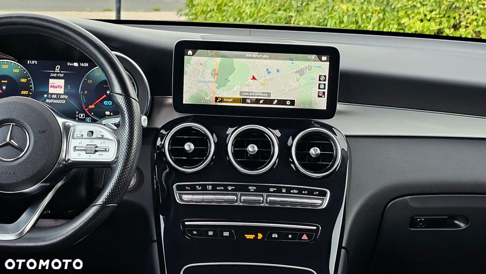 Mercedes-Benz GLC 300 e 4-Matic - 24