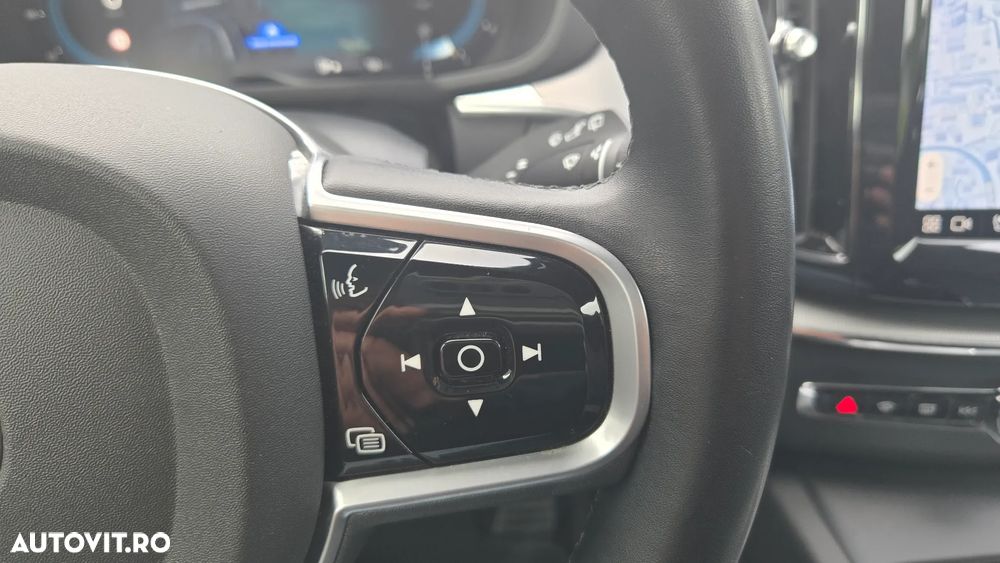 Volvo XC 60 B4 MHEV R-Design - 29