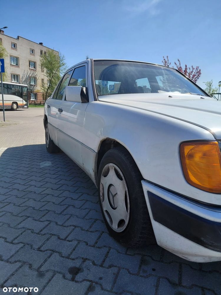 Mercedes-Benz W124 (1984-1993) - 11