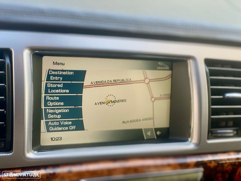Jaguar XF 2.7 D V6 Premium Luxury - 16