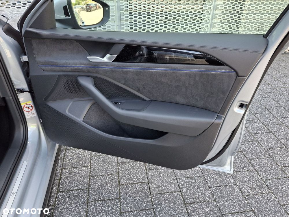 Volkswagen Passat - 14