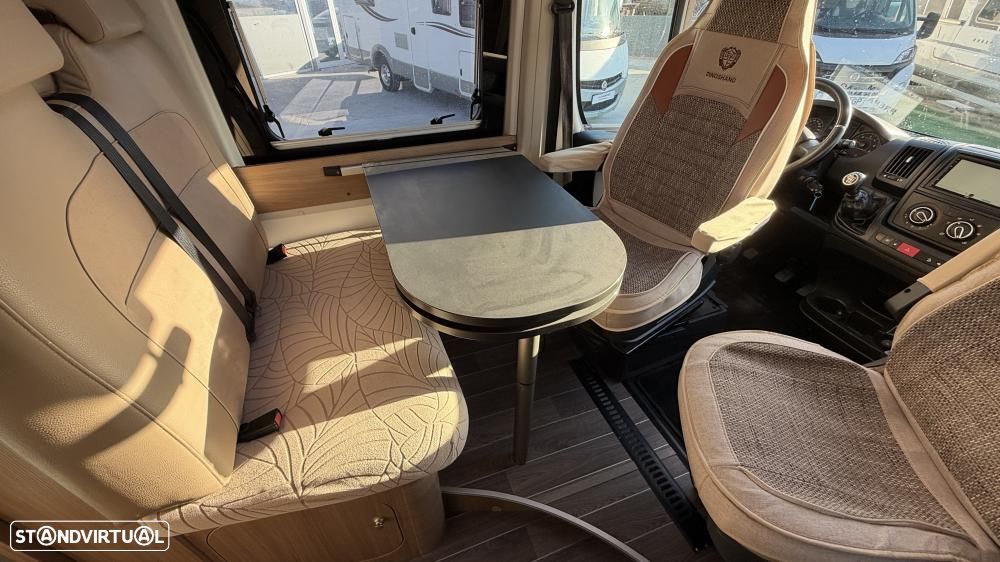 Adria Twin 600 SPT cama transversal - 14