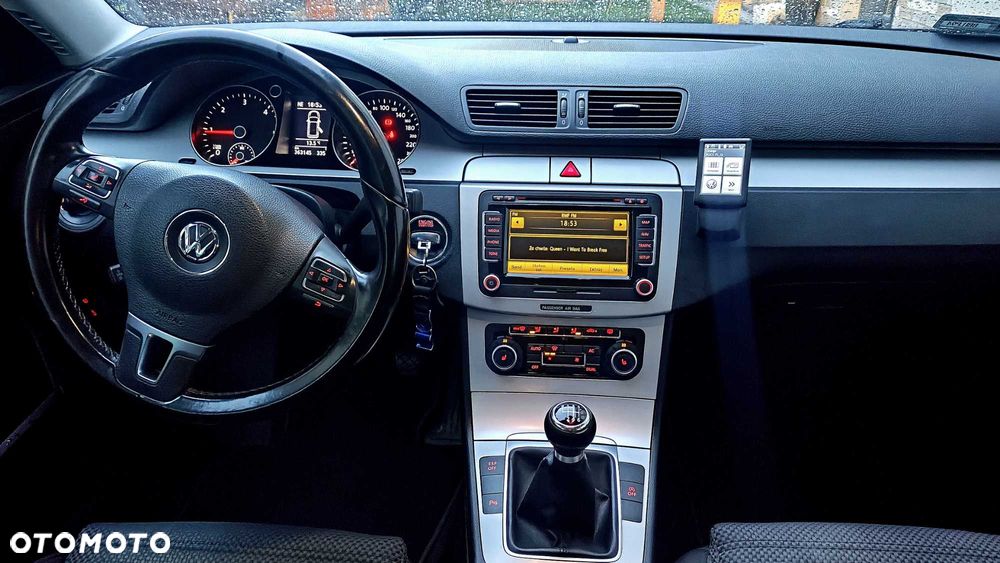 Volkswagen Passat - 9