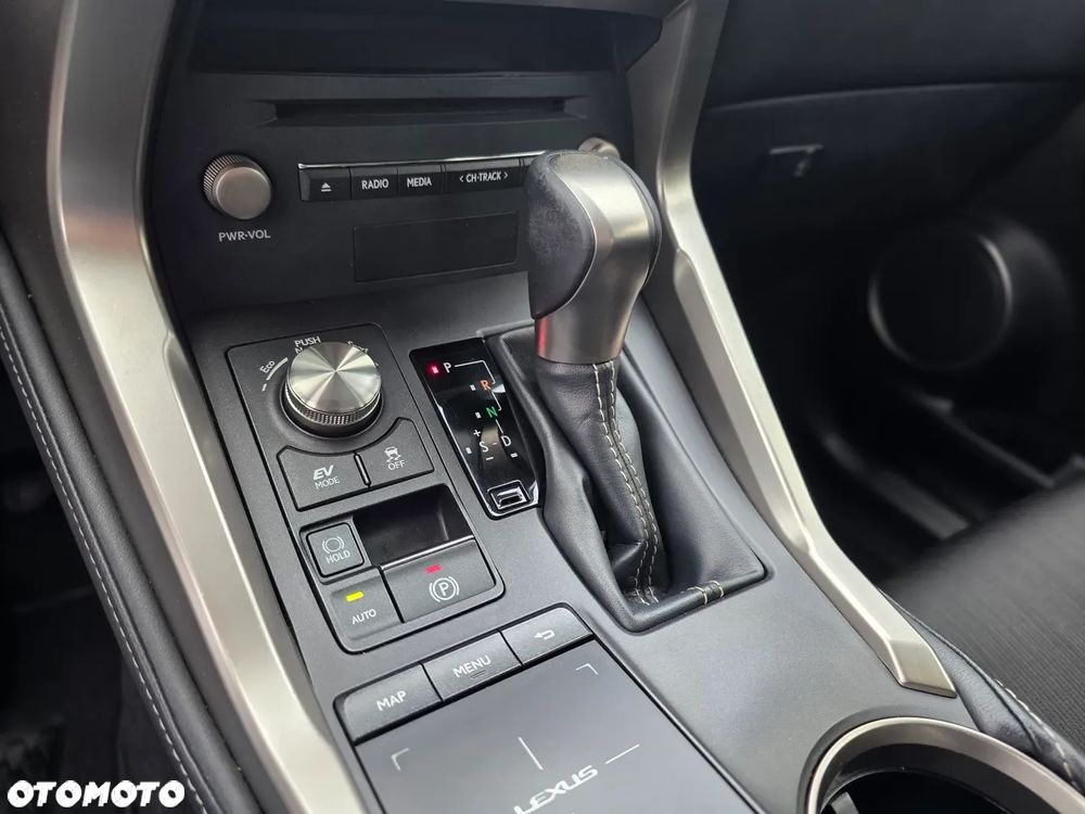 Lexus NX 300h Elegance AWD - 29