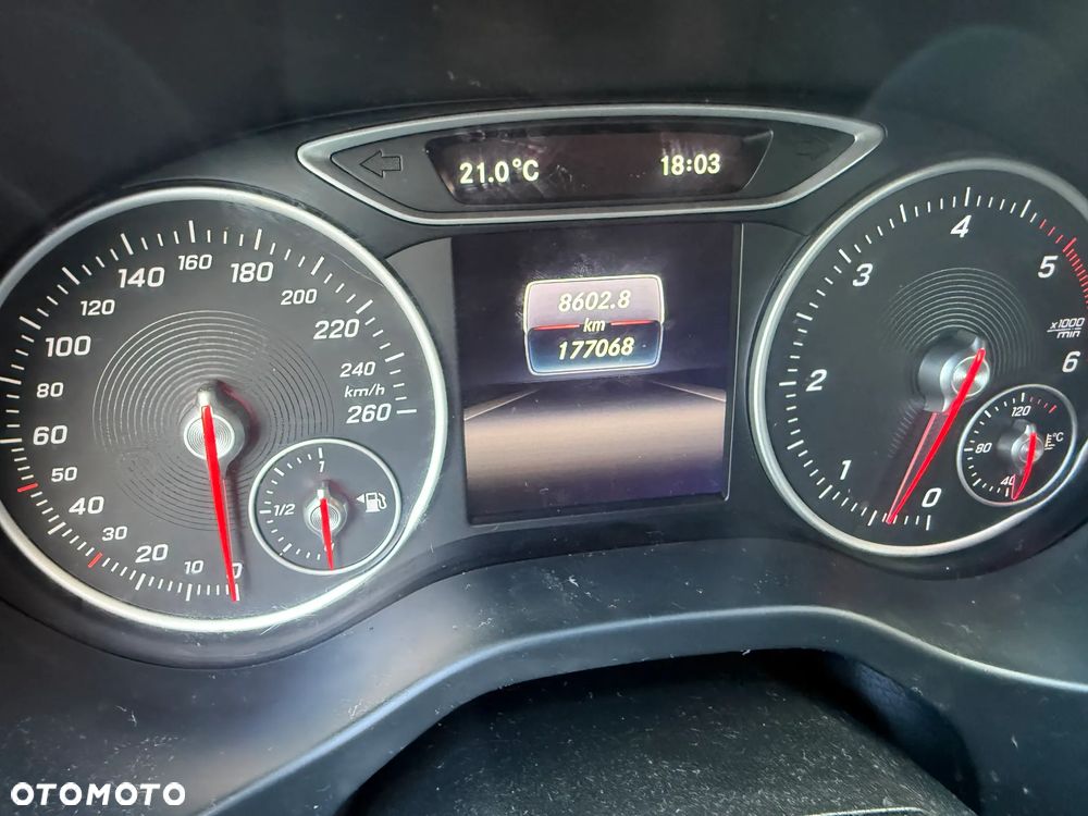 Mercedes-Benz Klasa A 180 d Peak Edition - 6