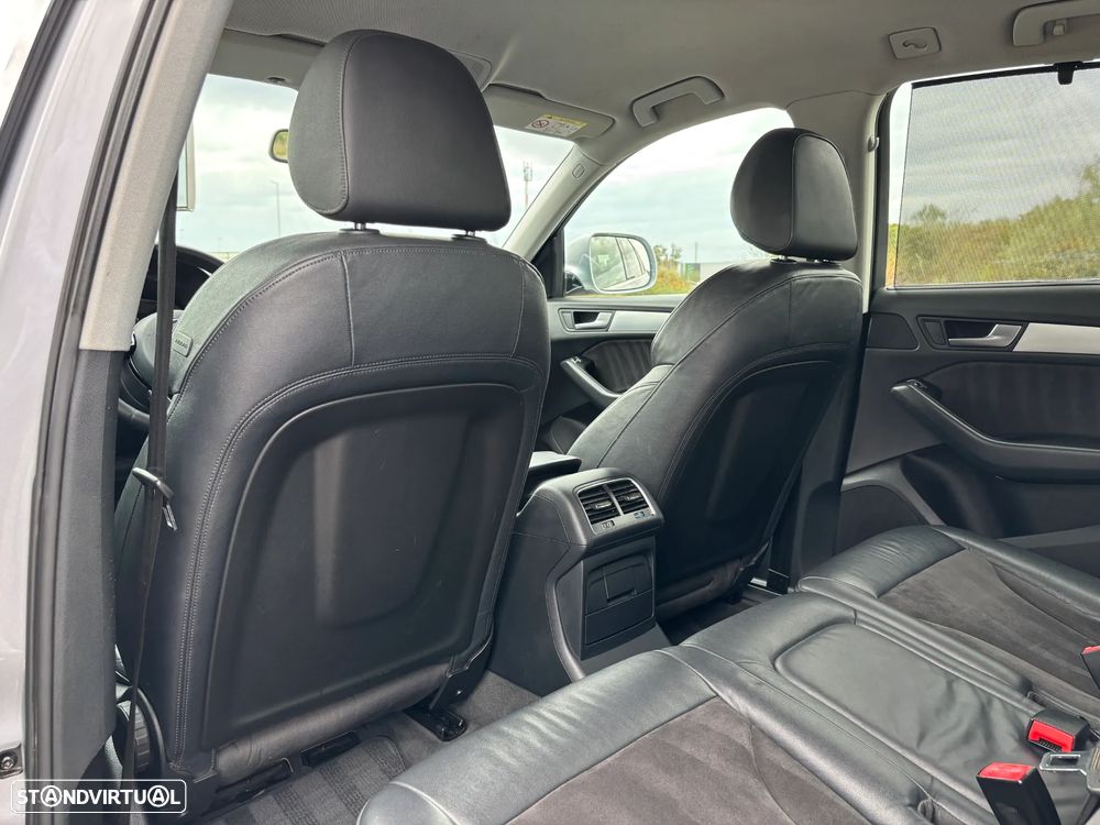 Audi Q5 2.0 TDI Business Line S-line - 32