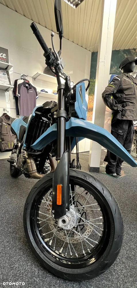 Suzuki DR-Z - 8