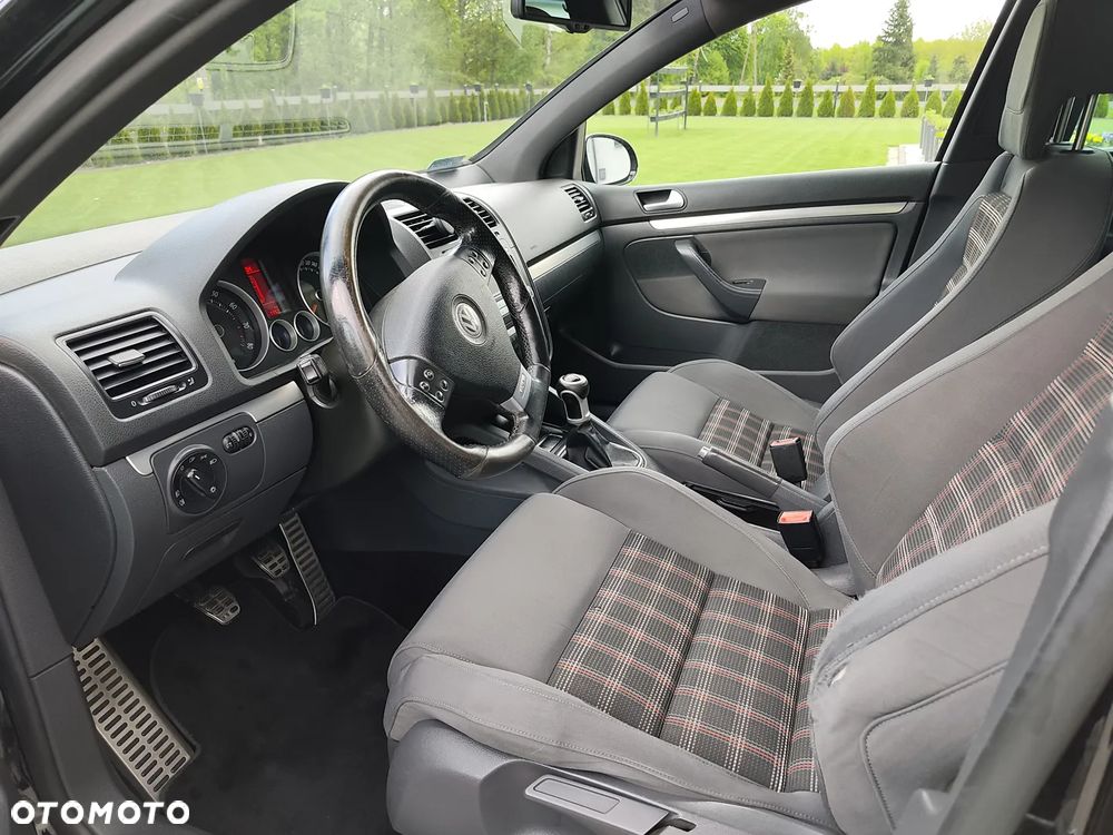 Volkswagen Golf - 14