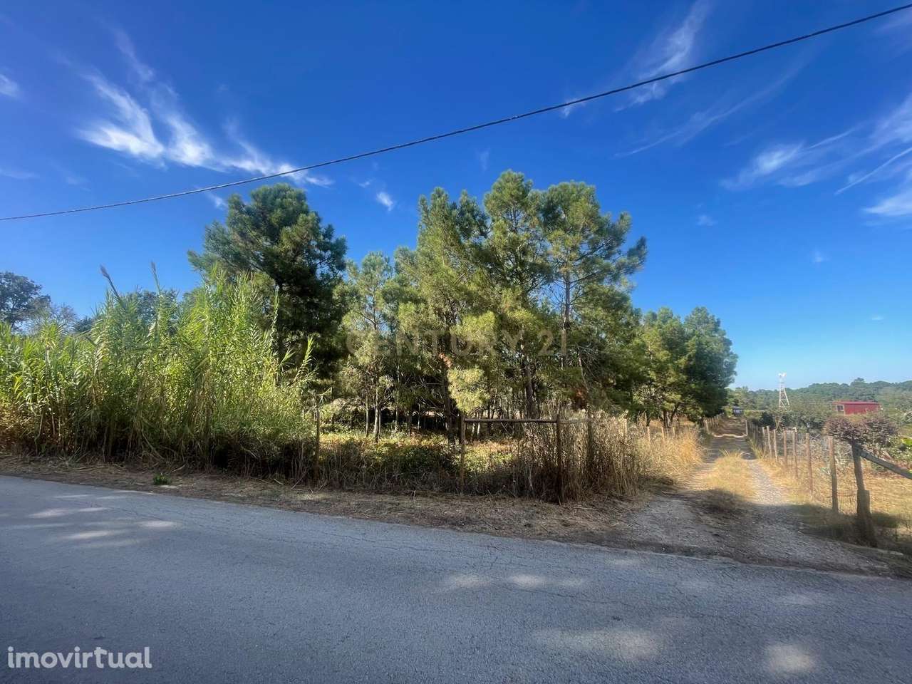 Ótimo terreno para construção de uma moradia - Grande imagem: 2/6