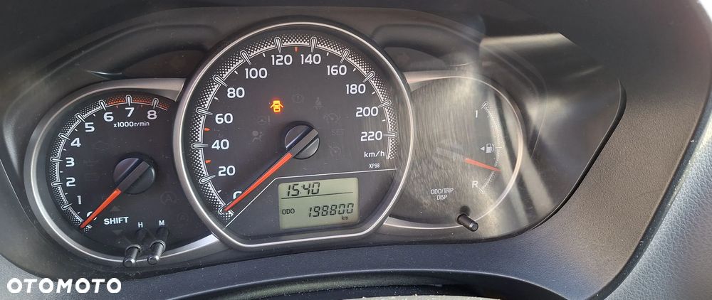 Toyota Yaris 2014 photo 2