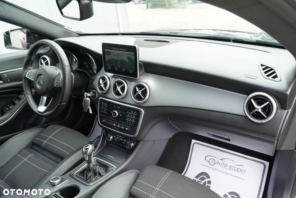 Mercedes-Benz CLA 200 UrbanStyle Edition - 11