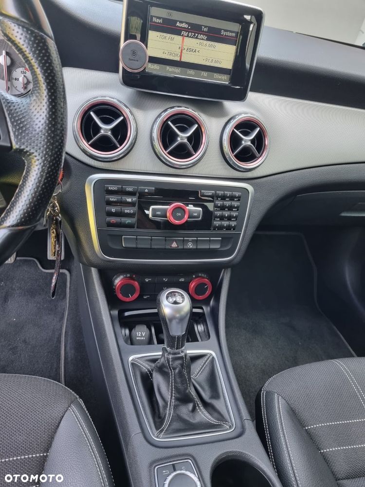Mercedes-Benz GLA 180 (CDI) d - 18