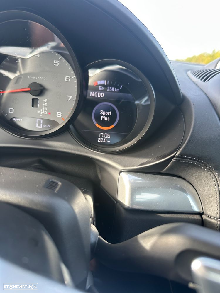 Porsche 718 Cayman - 32