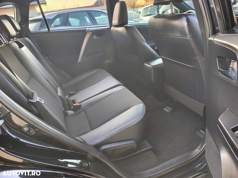 Toyota RAV4 2.0 D-4D 4x2 Start-Stop Executive - 20