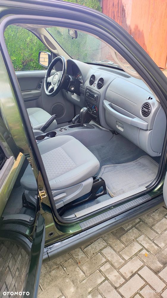 Jeep Liberty 3.7 4x4 - 14