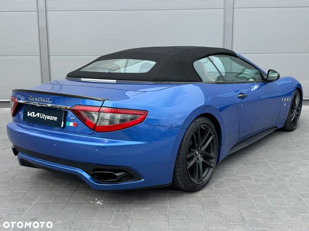 Maserati GranCabrio - 10