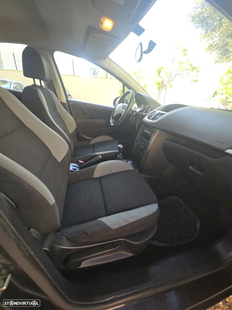 Peugeot 207 1.4 HDi Urban - 15