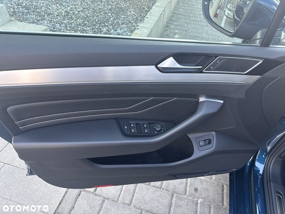 Volkswagen Passat Variant 2.0 TSI 4Mot Elegance DSG - 12