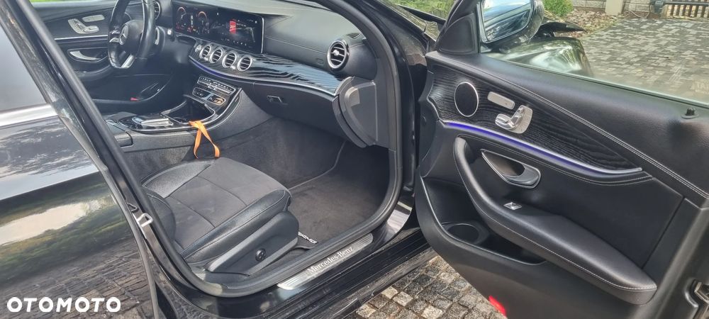Mercedes-Benz Klasa E 220 d 9G-TRONIC AMG Line - 23