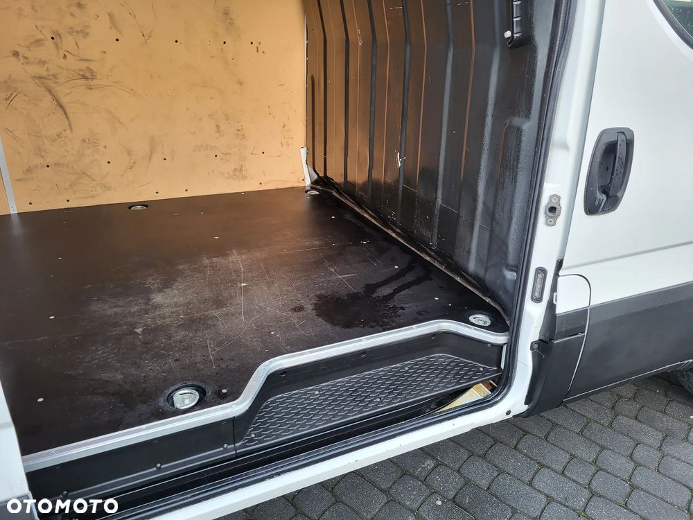 Iveco DAILY 35 S 16 HIMATIC AUTOMAT-L2 H2-HAK 3500 KG-KLIMA-ŁADNY - 16