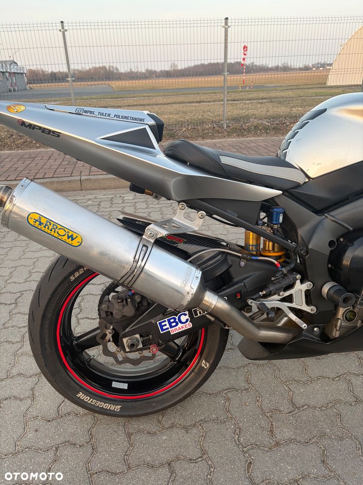 Yamaha R1 - 13