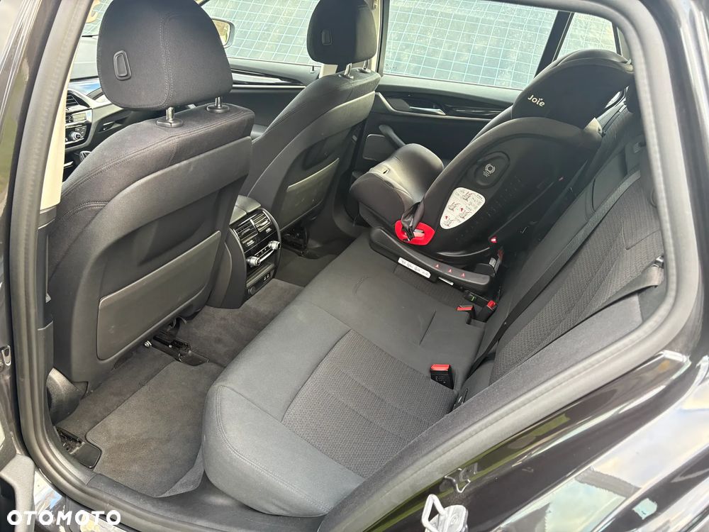 BMW Seria 5 520d Touring Luxury Line - 13