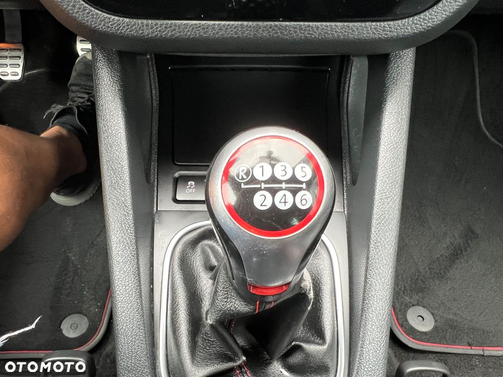 Volkswagen Scirocco 2.0 TDI Blue Motion Technologie Edition - 33