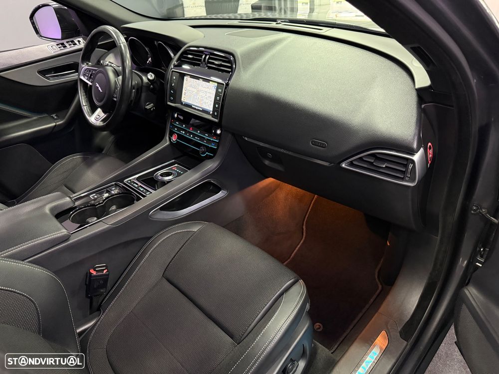Jaguar F-Pace 20d Aut. R-Sport - 40