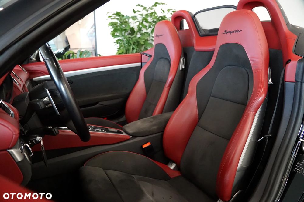 Porsche 718 Boxster Spyder PDK - 15