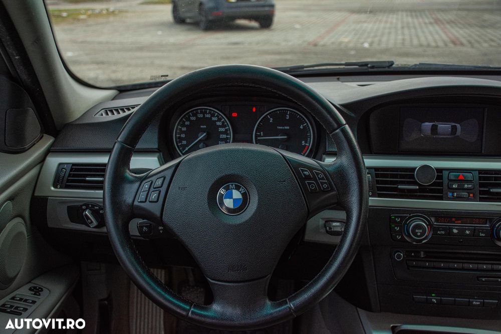 BMW Seria 3 318d - 12