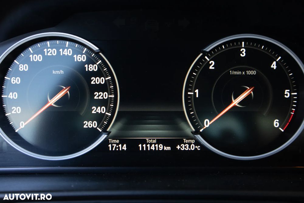 BMW Seria 5 520d xDrive AT - 29