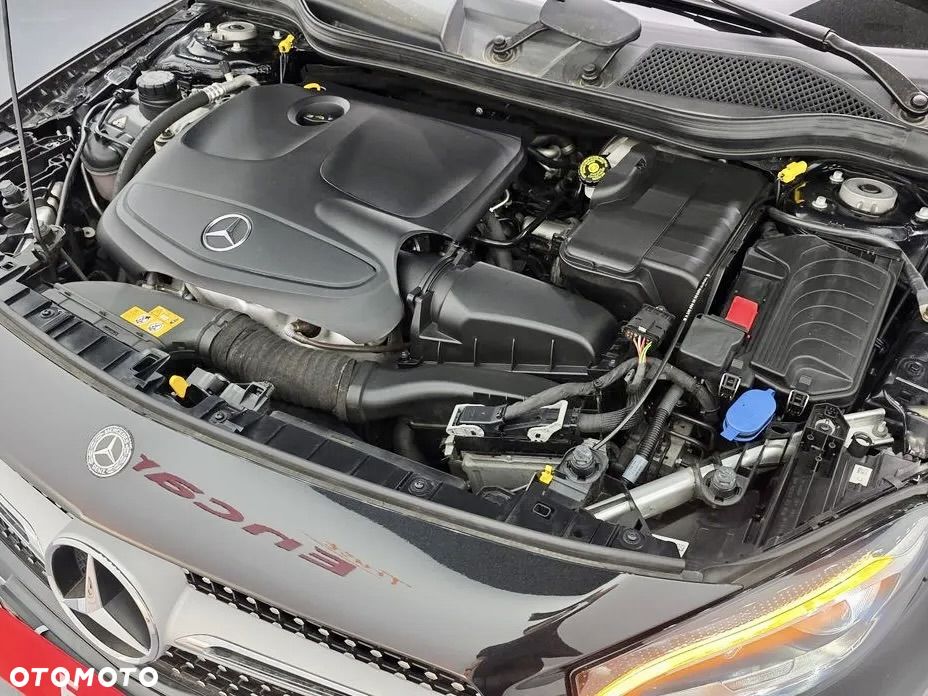 Mercedes-Benz GLA 250 4Matic 7G-DCT AMG Line - 17