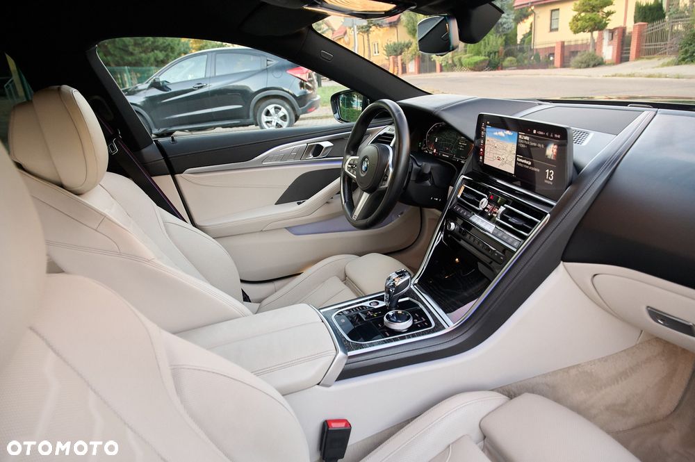 BMW Seria 8 - 26