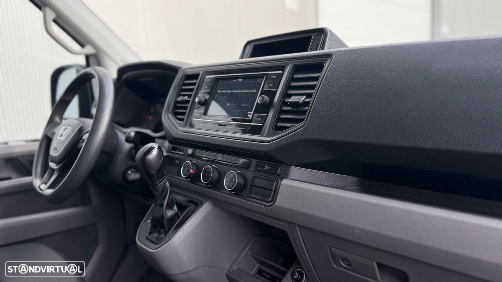 VW Crafter MAN 5.160 CX Automática RWD - 24