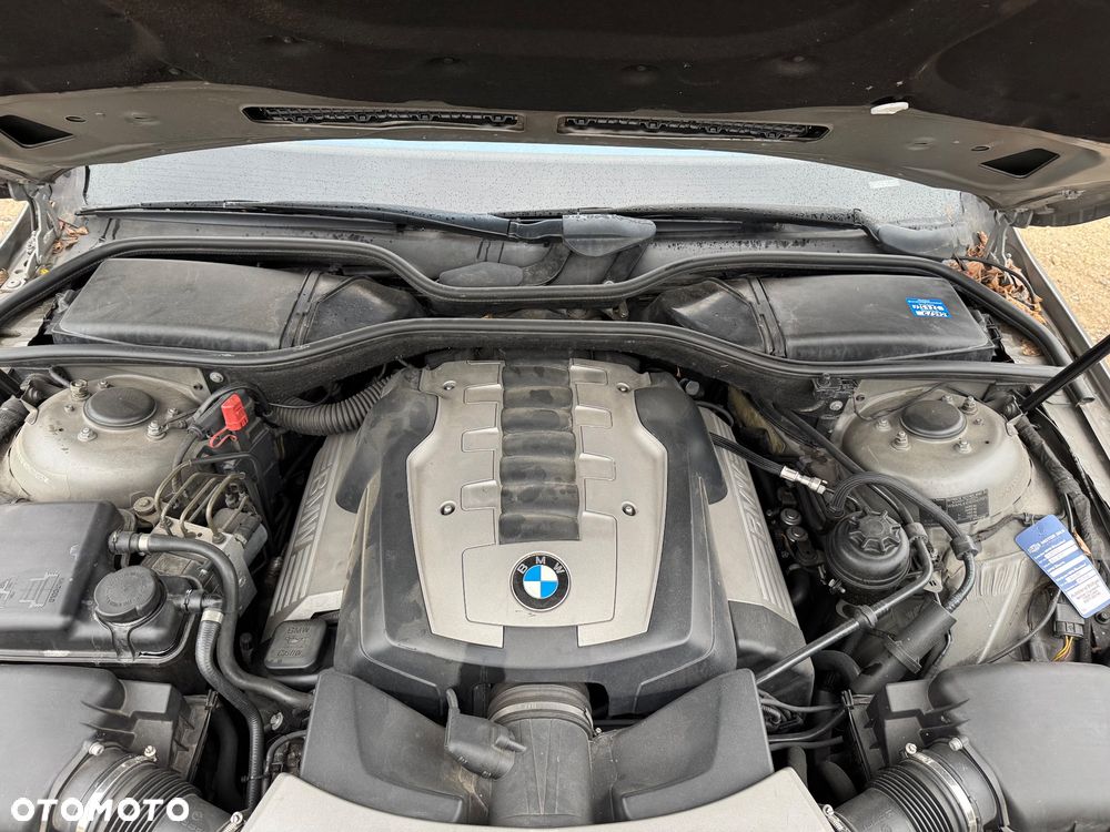 BMW Seria 7 750i L - 34