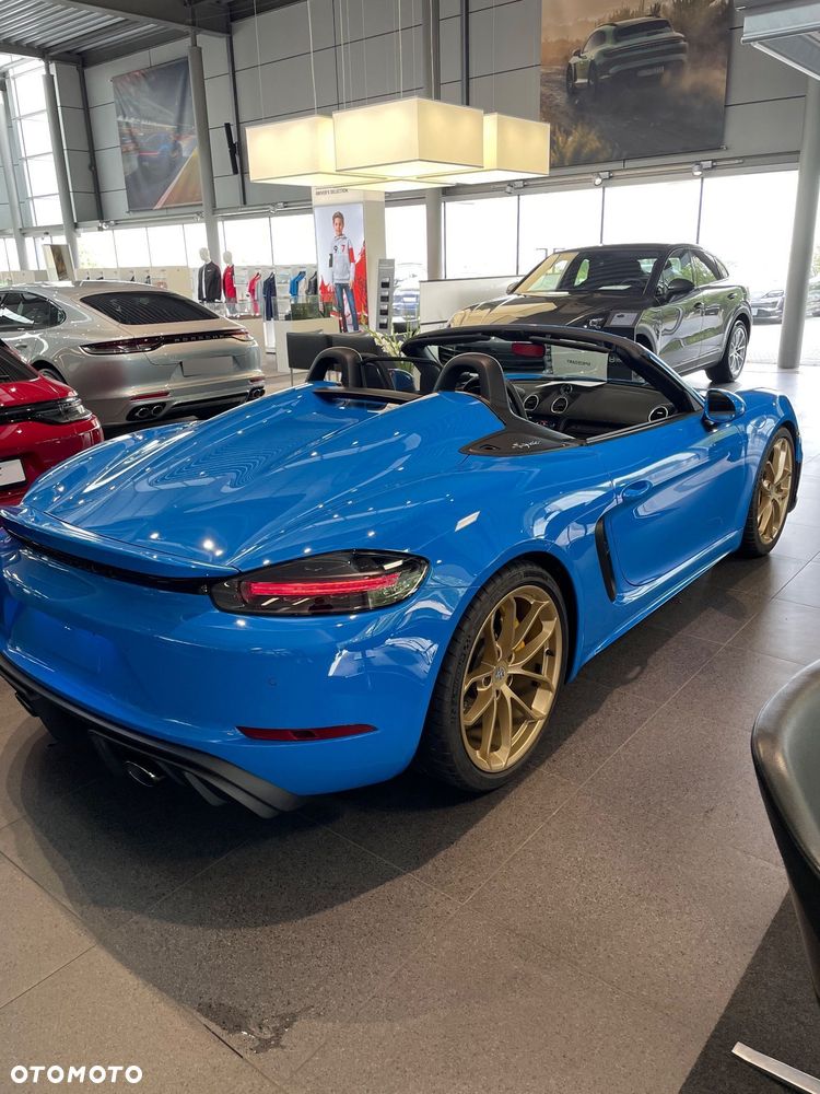 Porsche 718 Spyder - 25
