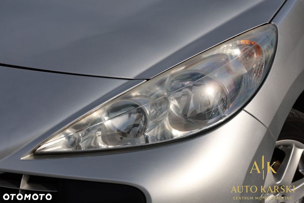 Peugeot 207 - 12