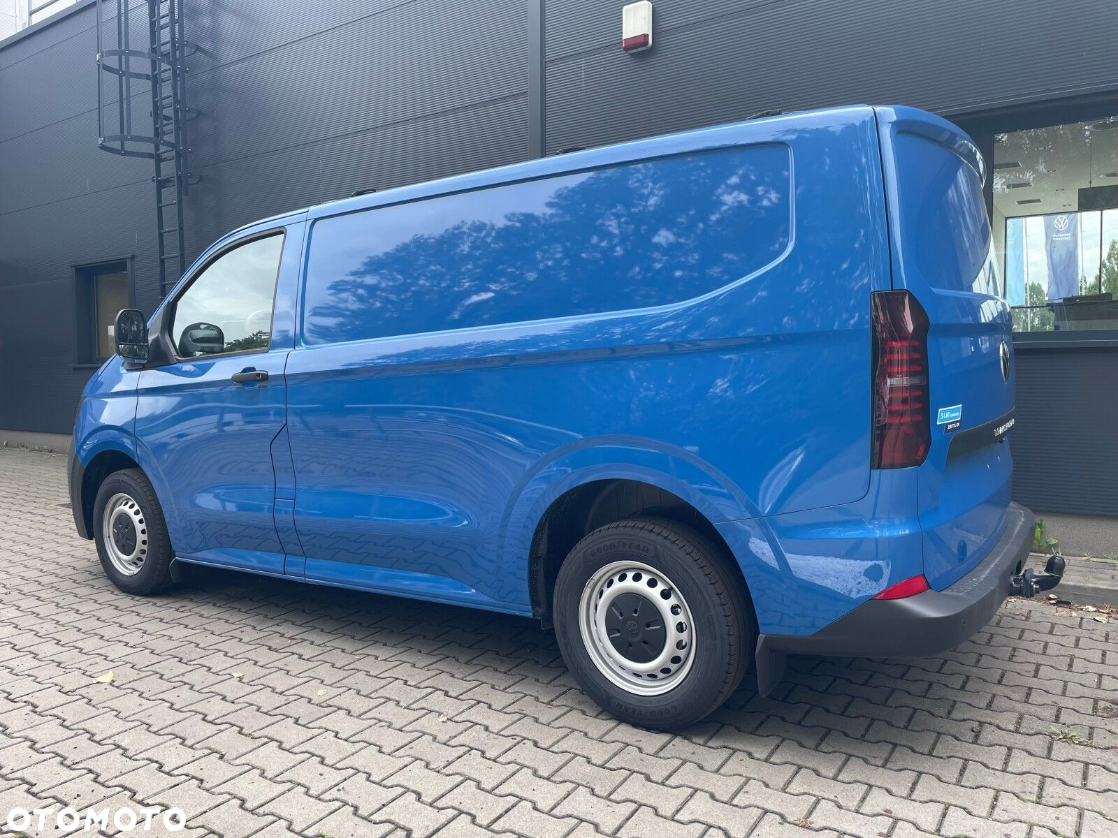 Volkswagen Transporter 2.0 TDI 150 KM 8-automat L1 - 2