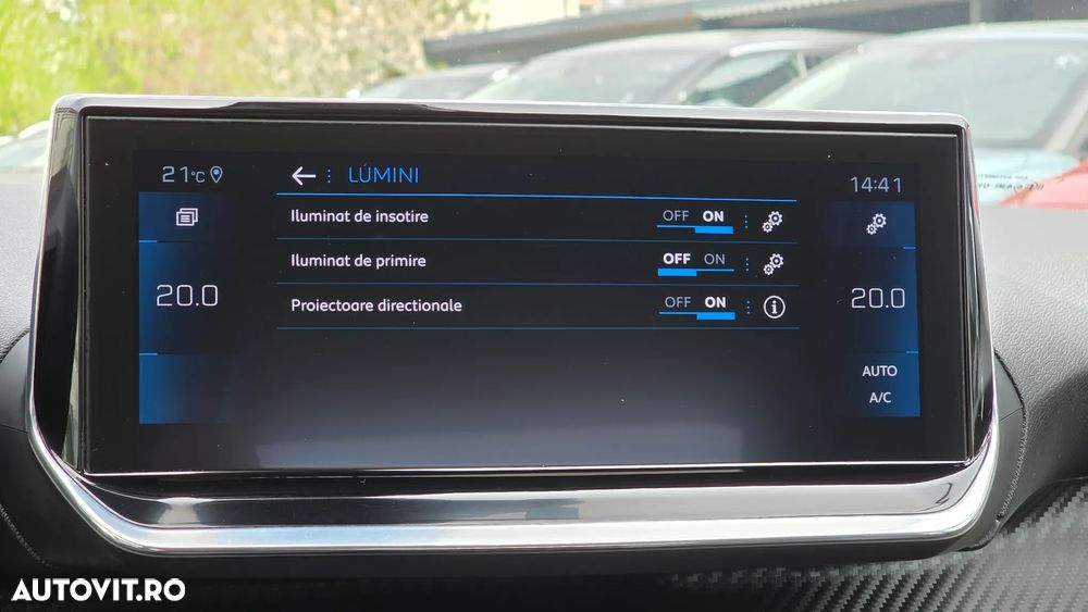 Peugeot 2008 1.2 L PureTech STT Allure - 29