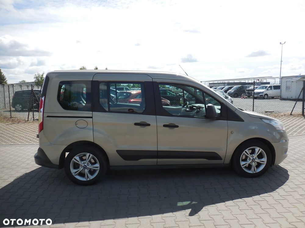 Ford Transit Connect - 8
