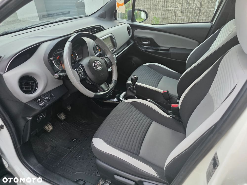 Toyota Yaris 1.33 Selection Platinum - 8