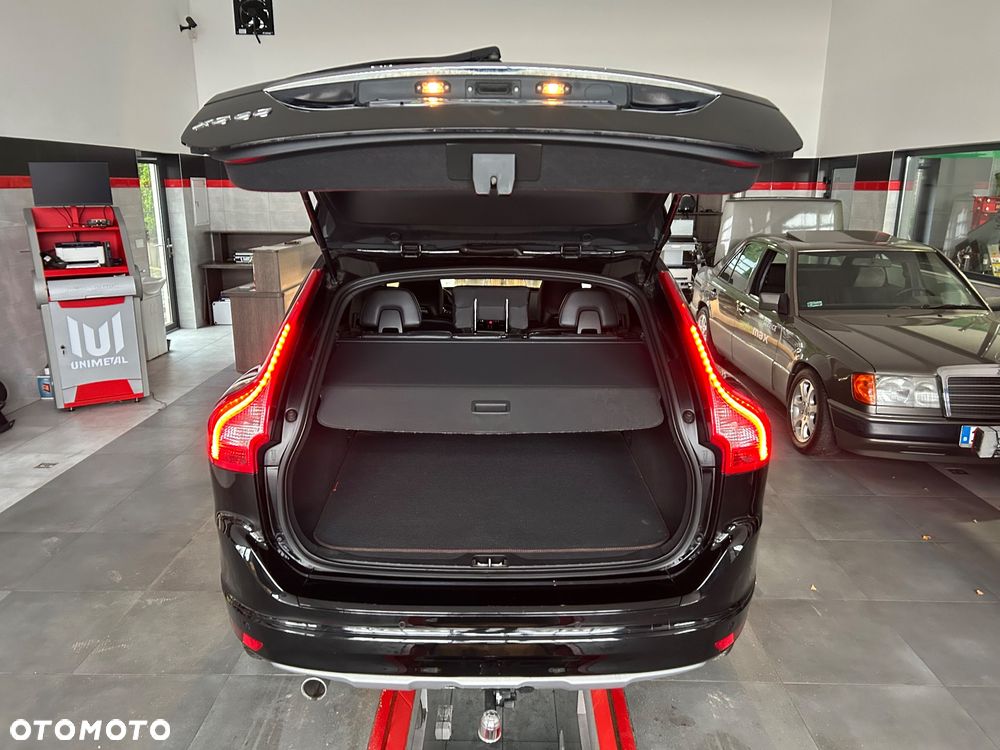 Volvo XC 60 D3 Drive-E R-Design Kinetic - 24