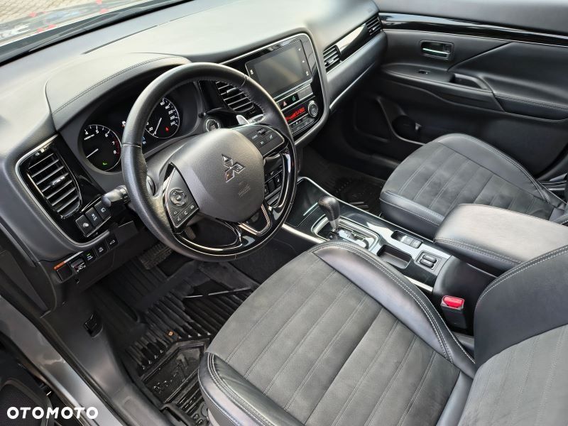 Mitsubishi Outlander - 9