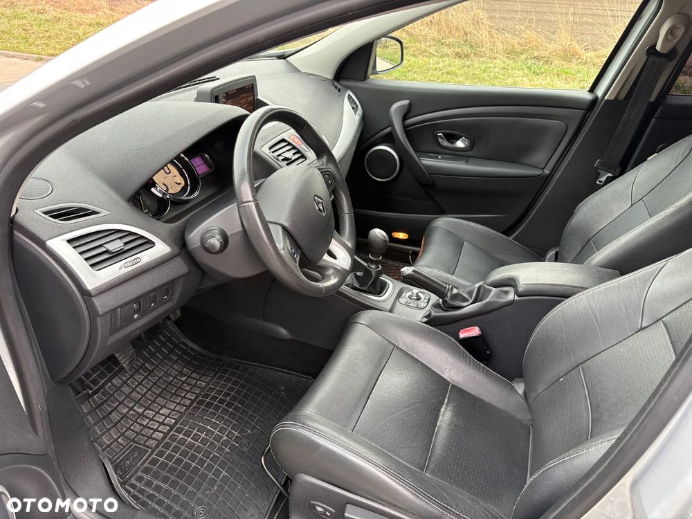 Renault Megane TCe 180 GT - 10