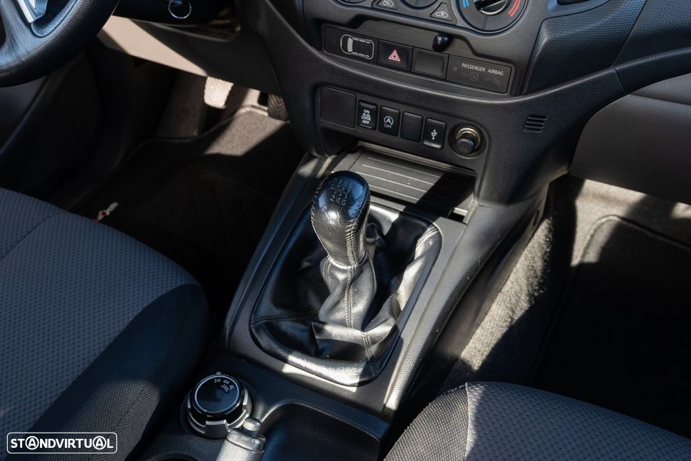 Mitsubishi L200 2.4 DI-D CD Invite 4WD - 13