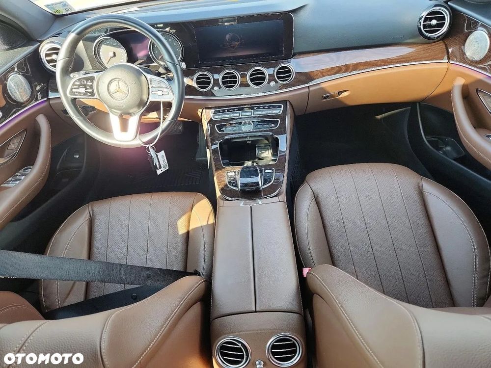 Mercedes-Benz Klasa E 300 9G-TRONIC AMG Line - 7