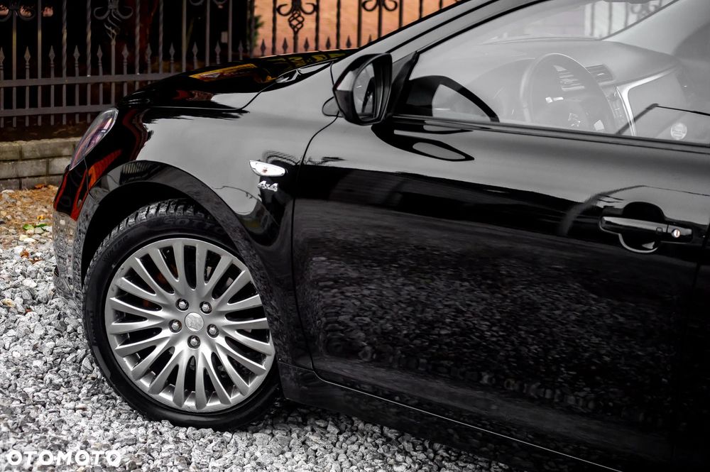 Suzuki Kizashi 2.4 Sport 4WD CVT - 8