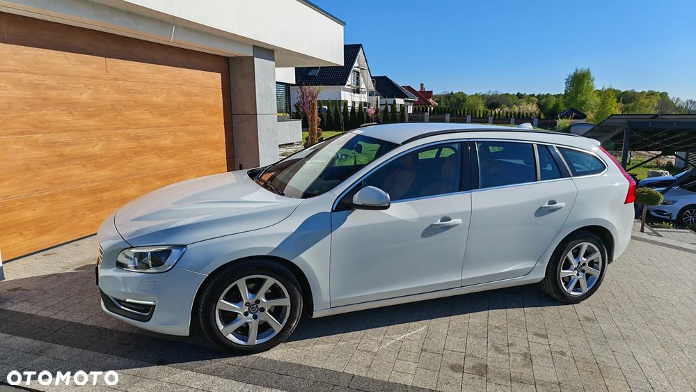 Volvo V60 D4 Geartronic Momentum - 22