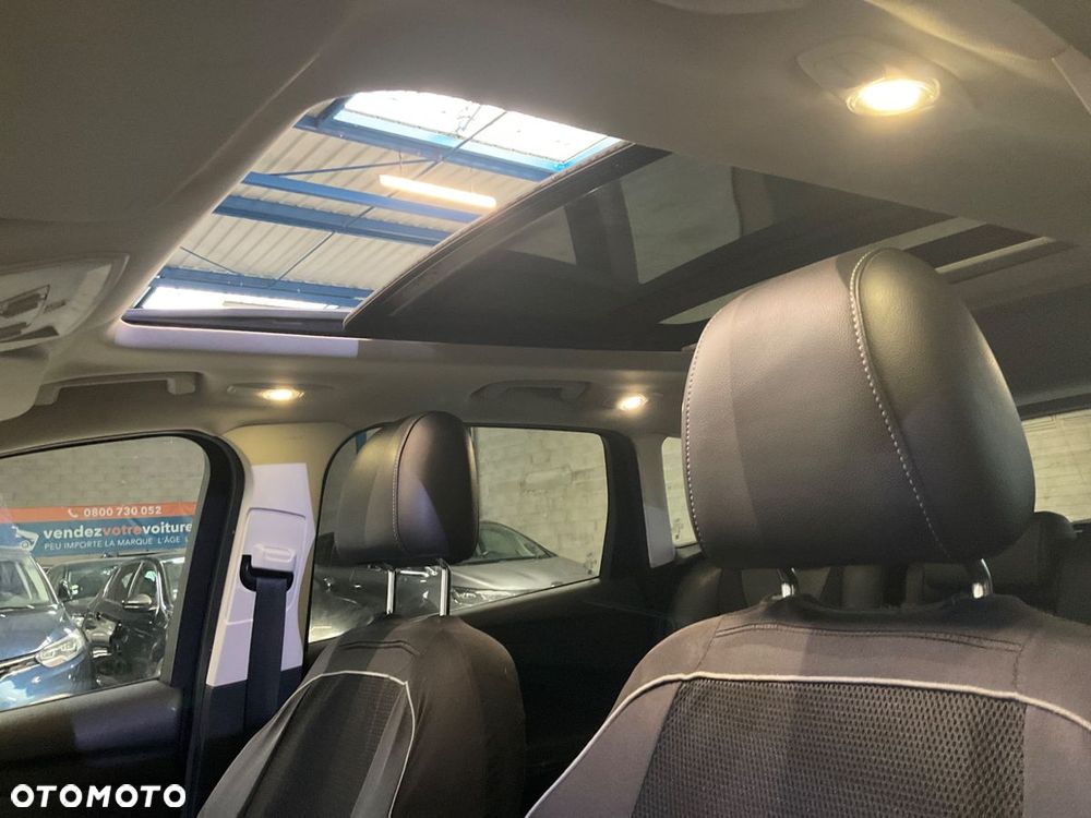 Ford Kuga 2.0 TDCi 2x4 Titanium - 4