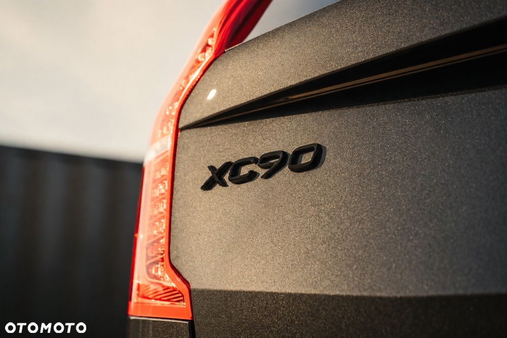 Volvo XC 90 B5 D AWD R-Design - 4